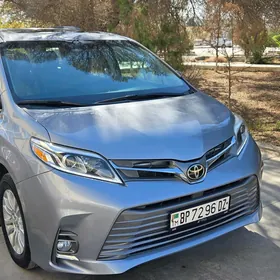 Toyota Sienna 2017