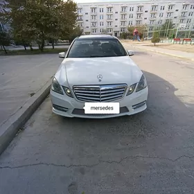 Mercedes-Benz E350 2010