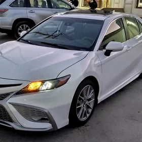 Toyota Camry 2021