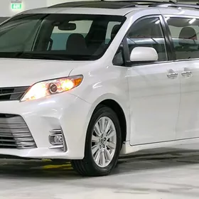 Toyota Sienna 2020