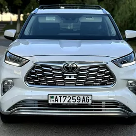 Toyota Highlander 2022