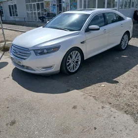 Ford Taurus 2018