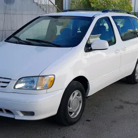 Toyota Sienna 2001