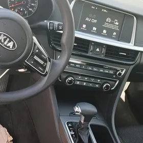 Kia Optima 2019