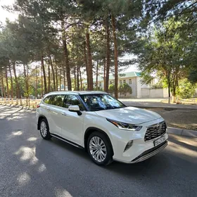 Toyota Highlander 2020