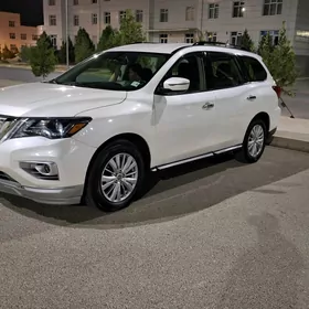 Nissan Pathfinder 2018