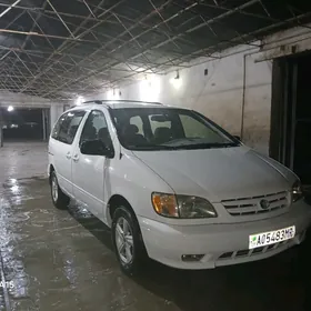 Toyota Sienna 2002