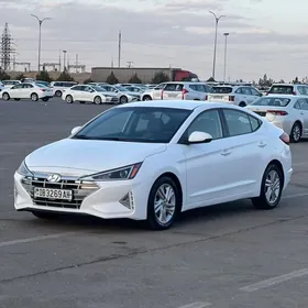 Hyundai Elantra 2018