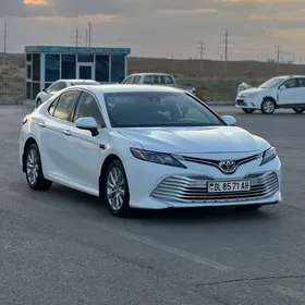 Toyota Camry 2018