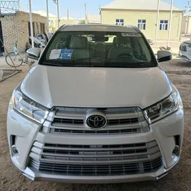 Toyota Highlander 2019