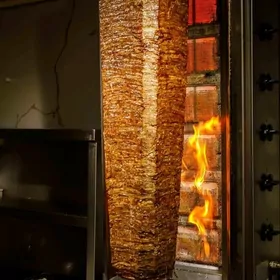 Bazarda döner üçin ýer gerek