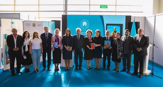 Bakuda Magtymgulynyň goşgularyň türkmen we azerbaýjan dillerindäki ýygyndysy tanyşdyryldy