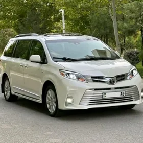 Toyota Sienna 2018