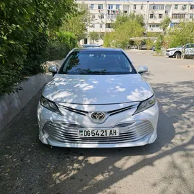 Toyota Camry 2018