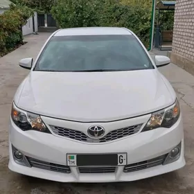 Toyota Camry 2014