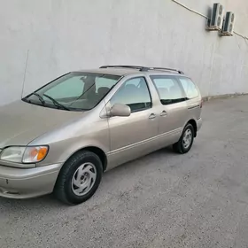 Toyota Sienna 2001