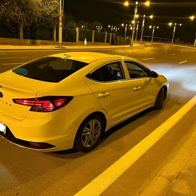 Hyundai Elantra 2020