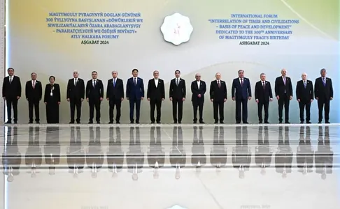 Aşgabatda Magtymguly Pyragynyň ýubileýine bagyşlanan halkara forum başlandy