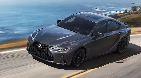 Lexus представила обновленный IS 2025 с двигателем V8 мощностью 472 л.с.