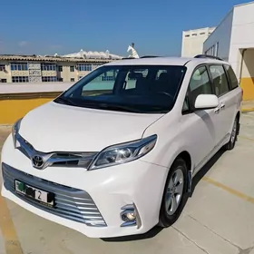 Toyota Sienna 2017