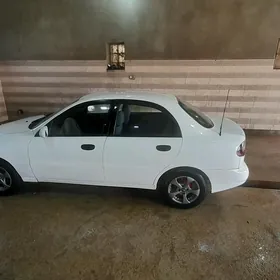 Daewoo Lanos 1999