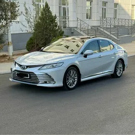 Toyota Camry 2021