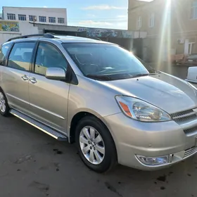 Toyota Sienna 2004