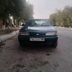 Nissan Primera 1995