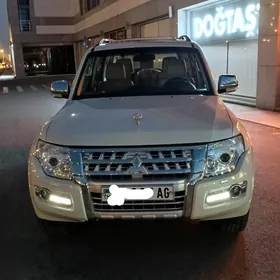 Mitsubishi Pajero 2016