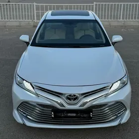 Toyota Camry 2019