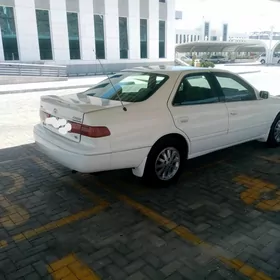 Toyota Camry 2001