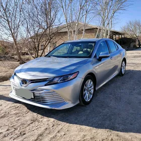 Toyota Camry 2017