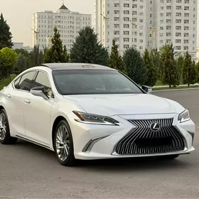 Lexus ES 350 2019