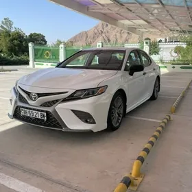 Toyota Camry 2019