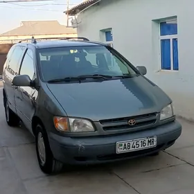 Toyota Sienna 1998