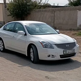 Nissan Altima 2011