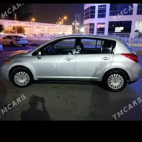 Nissan Versa 2011