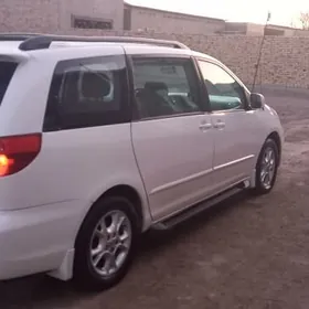 Toyota Sienna 2004