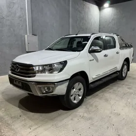 Toyota Hilux 2016