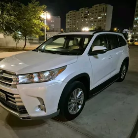 Toyota Highlander 2019