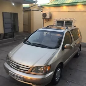 Toyota Sienna 2002