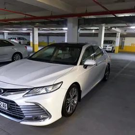 Toyota Camry 2021