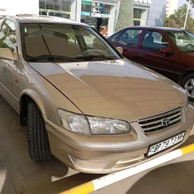 Toyota Camry 2001