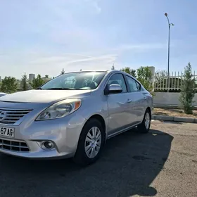 Nissan Versa 2012