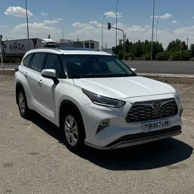 Toyota Highlander 2022