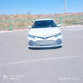 Toyota Camry 2019