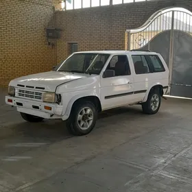 Nissan Pathfinder 1992