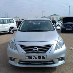 Nissan Versa 2012