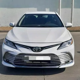 Toyota Camry 2021