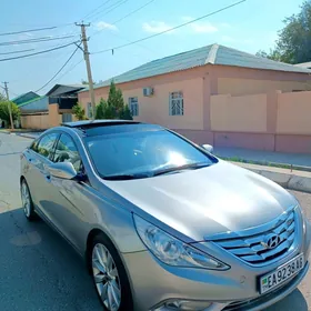 Hyundai Sonata 2011